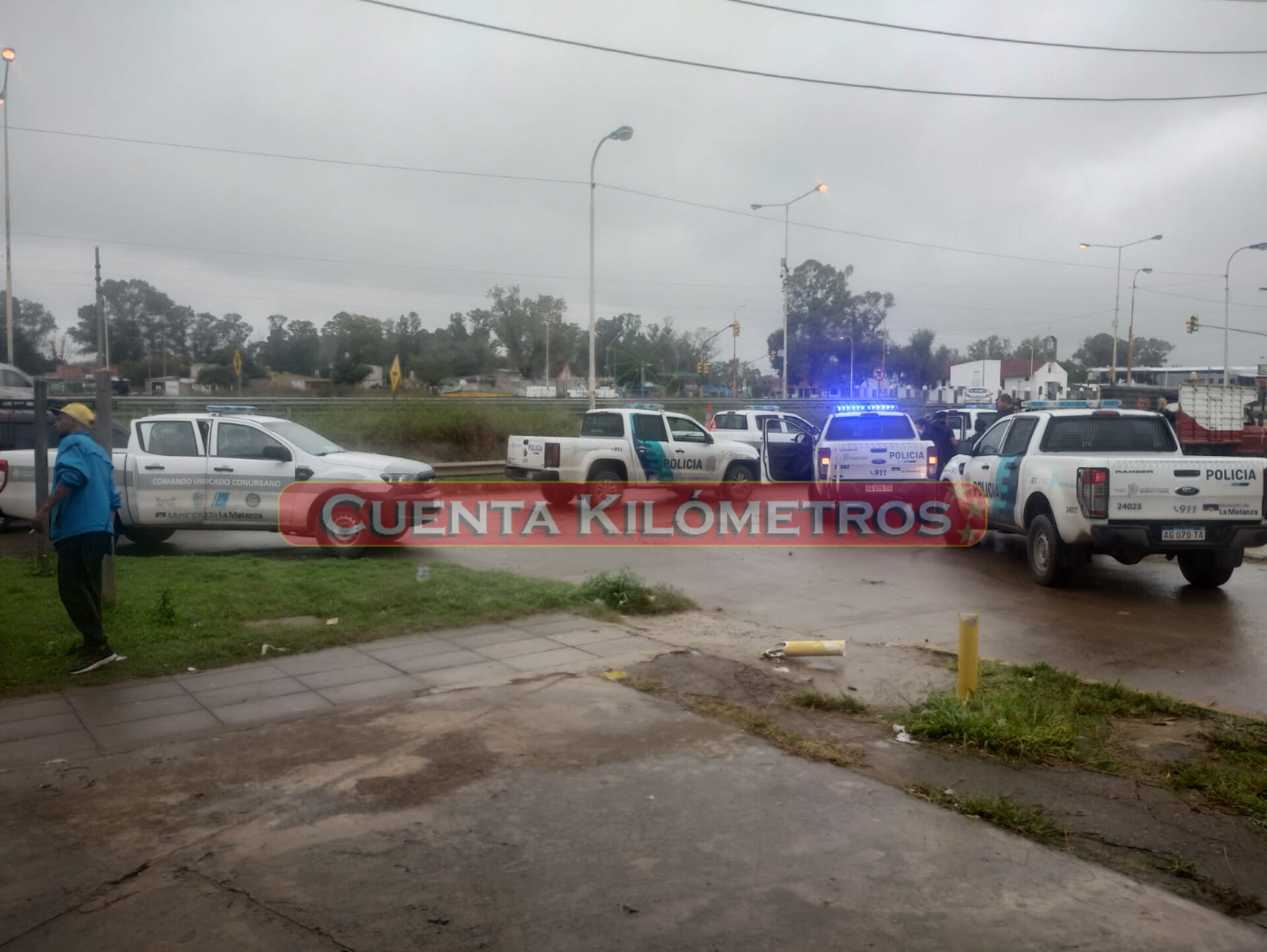 PERSECUCIÓN POLICIAL DE AUTO ROBADO EN EL KILÓMETRO 30 HASTA EL 45,500 CON EL SALDO DE UN DETENIDO