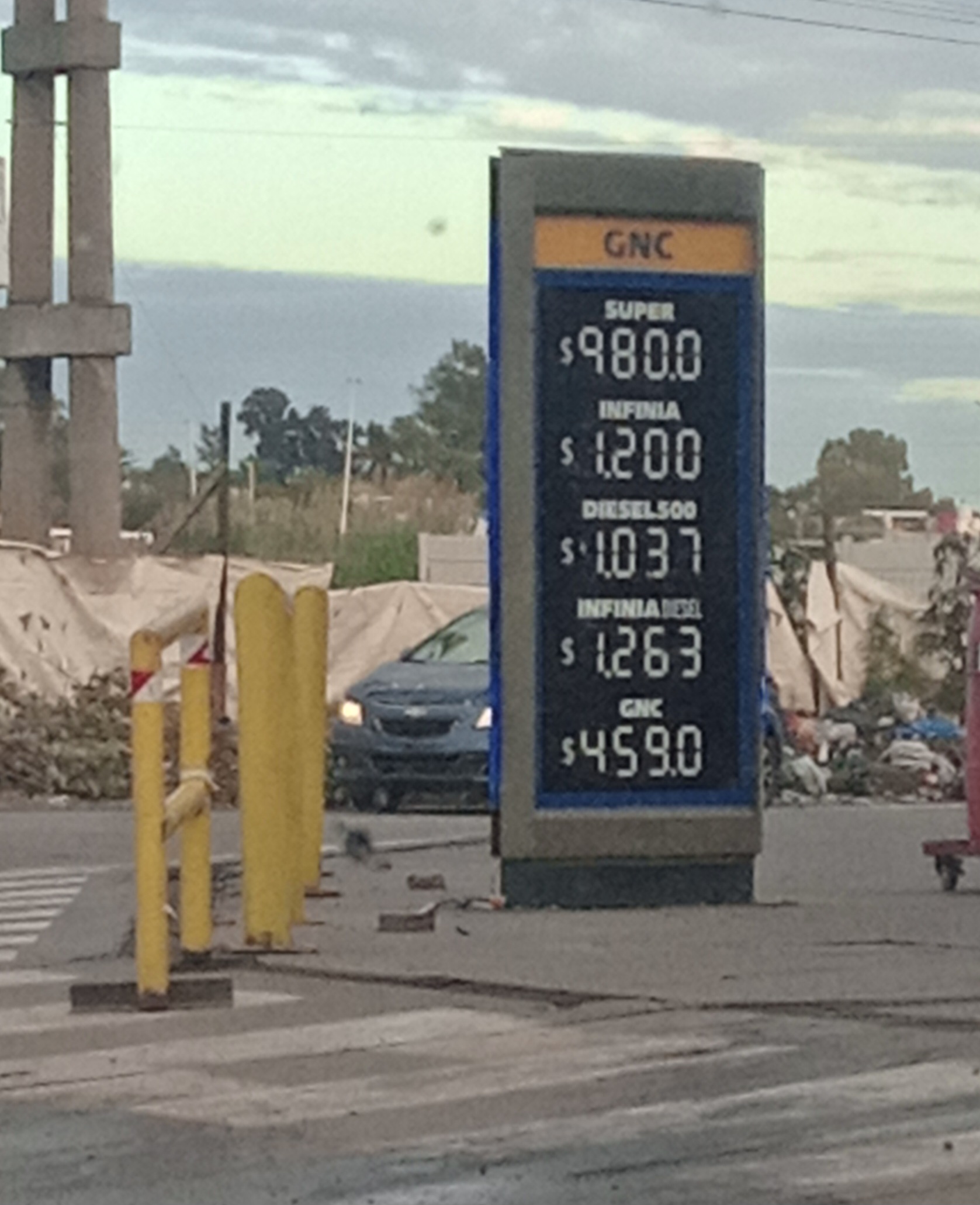 AUMENTO DEL COMBUSTIBLE EN VIRREY DEL PINO Y GONZÁLEZ CATÁN