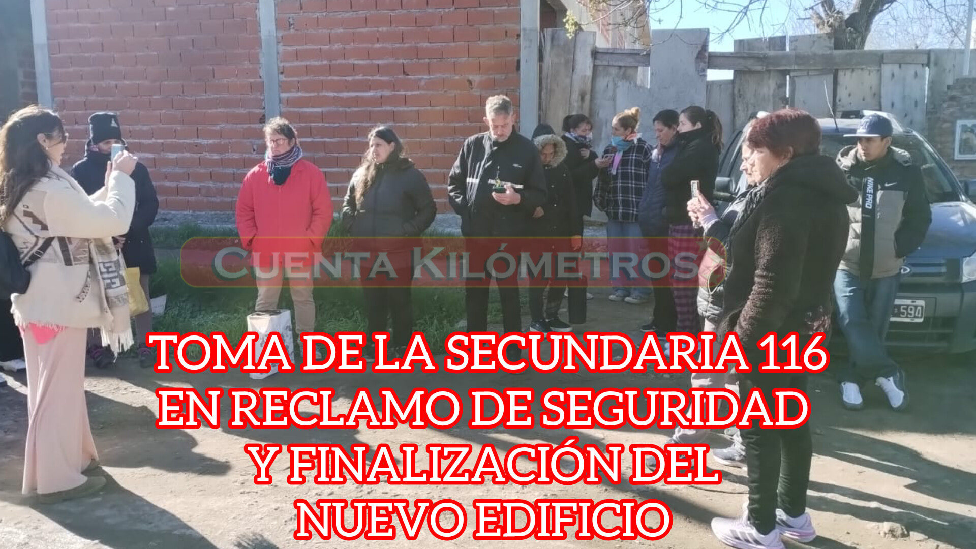 ALUMNOS DE LA SECUNDARIA 116 TOMAN LA ESCUELA EN RECLAMO POR SEGURIDAD Y QUE SE TERMINE SU NUEVO EDIFICIO